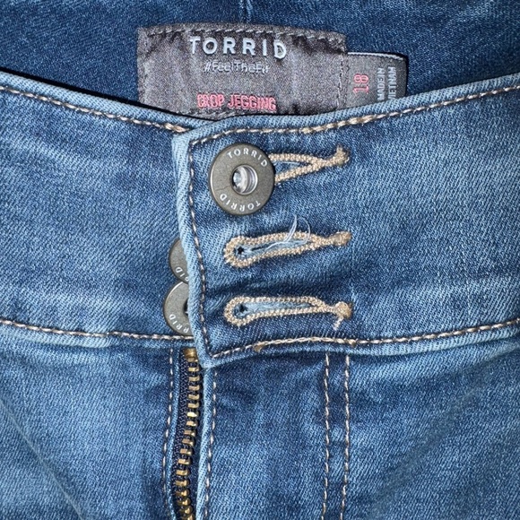 Torrid Crop Jegging - Picture 2 of 3
